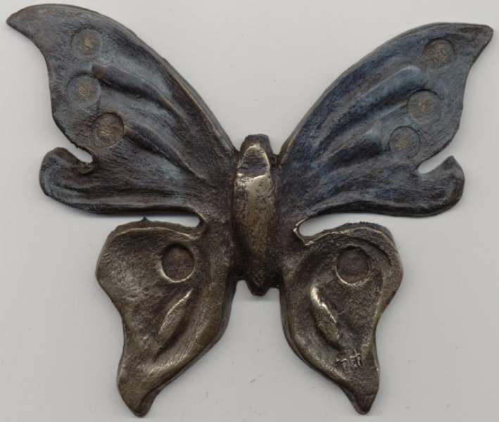 Butterfly 1
Cast Bronze, 126 x 100 x 8 mm, Uniface
Limited Edition of 24
