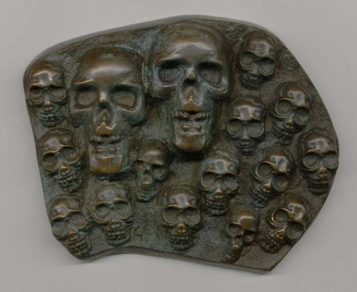 Extended Family
Cast Bronze, 111 x 85 x 20 mm, Uniface
Limited Edition of 24
