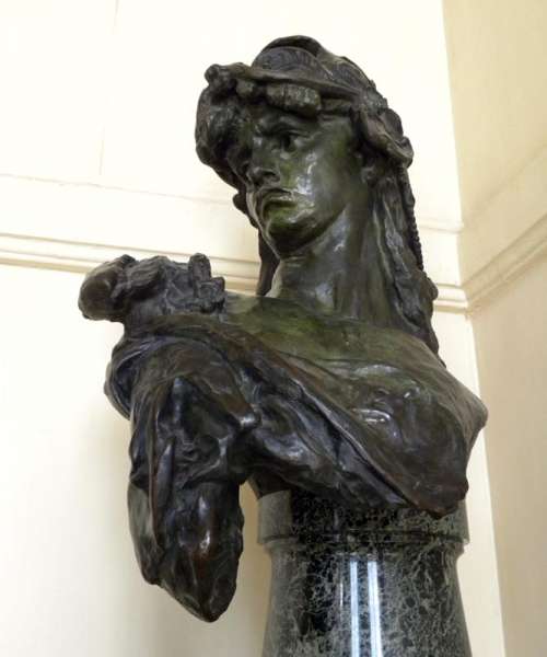 Bellona, 1879, Rodin Museum, Paris
[b]Photo by John Birks, May 2011[/b]

Bronze, cast by Alexis Rudier, 1917?
Height:  80 cm (103 cm)
Width:  53.5 cm
Depth:  41 cm
